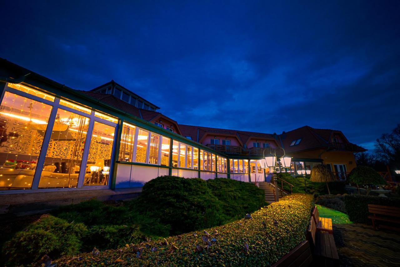 Martoni Resort & Restaurant Szigetszentmárton Εξωτερικό φωτογραφία
